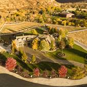 Mapleton House with Large Yard