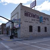 Famous Mom's Cafe