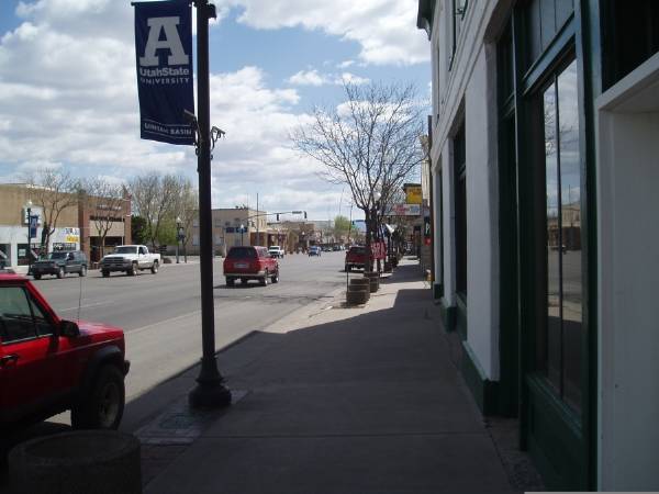Vernal (5/1/2006 - Credits: Mimi Davis-Taylor)
