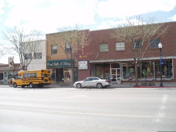 Vernal (5/1/2006 - Credits: Mimi Davis-Taylor)
