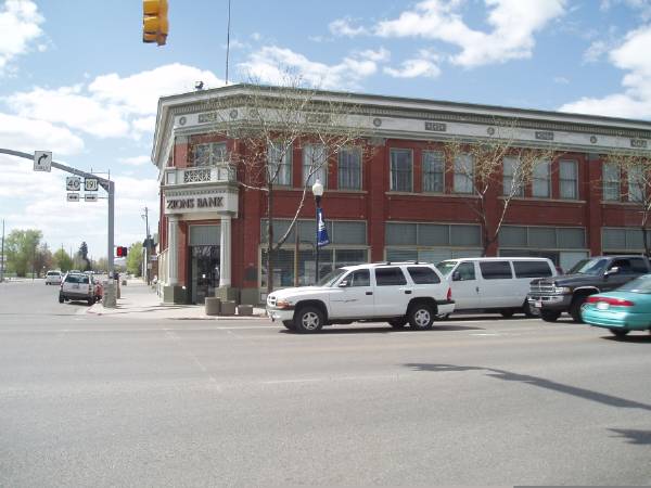 Vernal (5/1/2006 - Credits: Mimi Davis-Taylor)